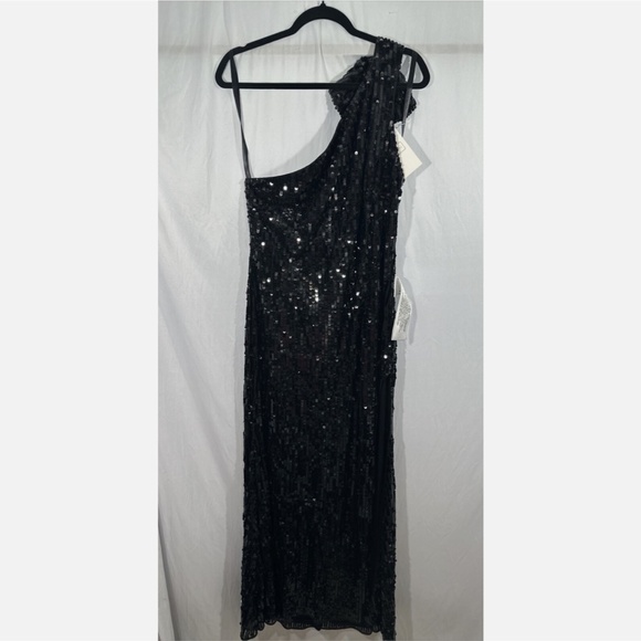 NWT $598 Mac Duggal [ 12 ] Sequined One Shoulder‎ Back Bow Detail Gown Black - Picture 9 of 15
